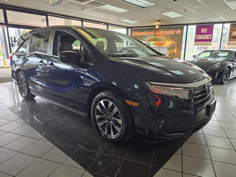 Used 2023 Honda Odyssey EX-L image 3
