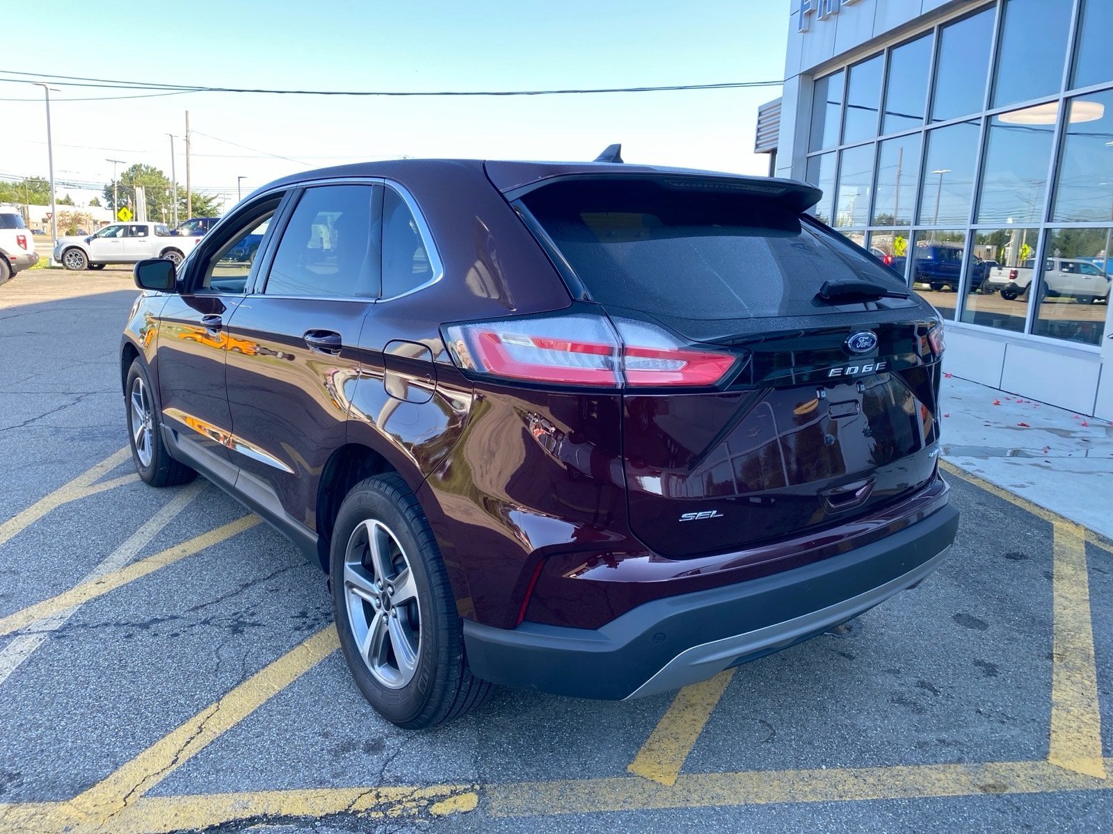 Used 2024 Ford Edge SEL w/ Convenience Package AWD/4WD image 4