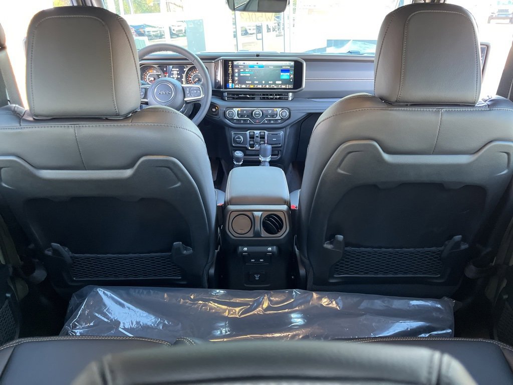 New 2026 Jeep Wrangler Unlimited Sahara image 9