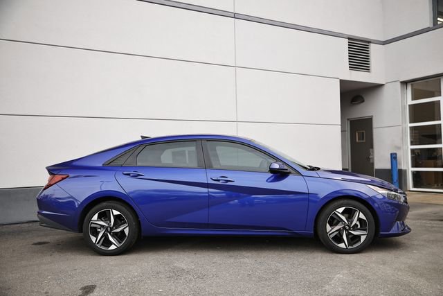 Used 2023 Hyundai Elantra SEL w/ Convenience Package image 4