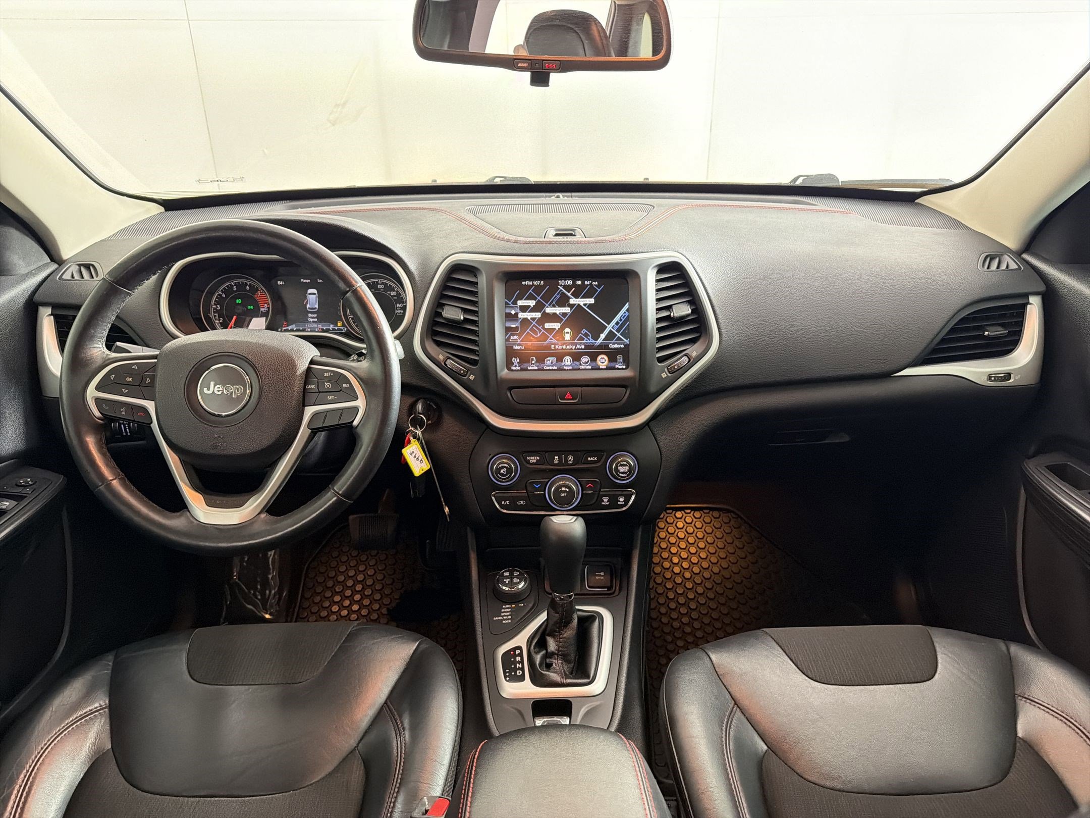 Used 2016 Jeep Cherokee Trailhawk w/ Cold Weather Group image 16