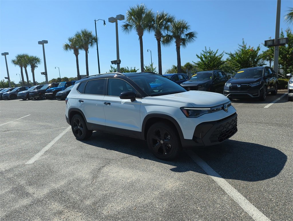 New 2025 Volkswagen Taos SE image 2