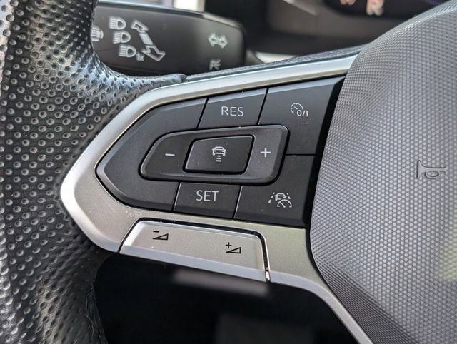 Used 2022 Volkswagen Atlas Cross Sport SEL Premium R-Line AWD/4WD image 29