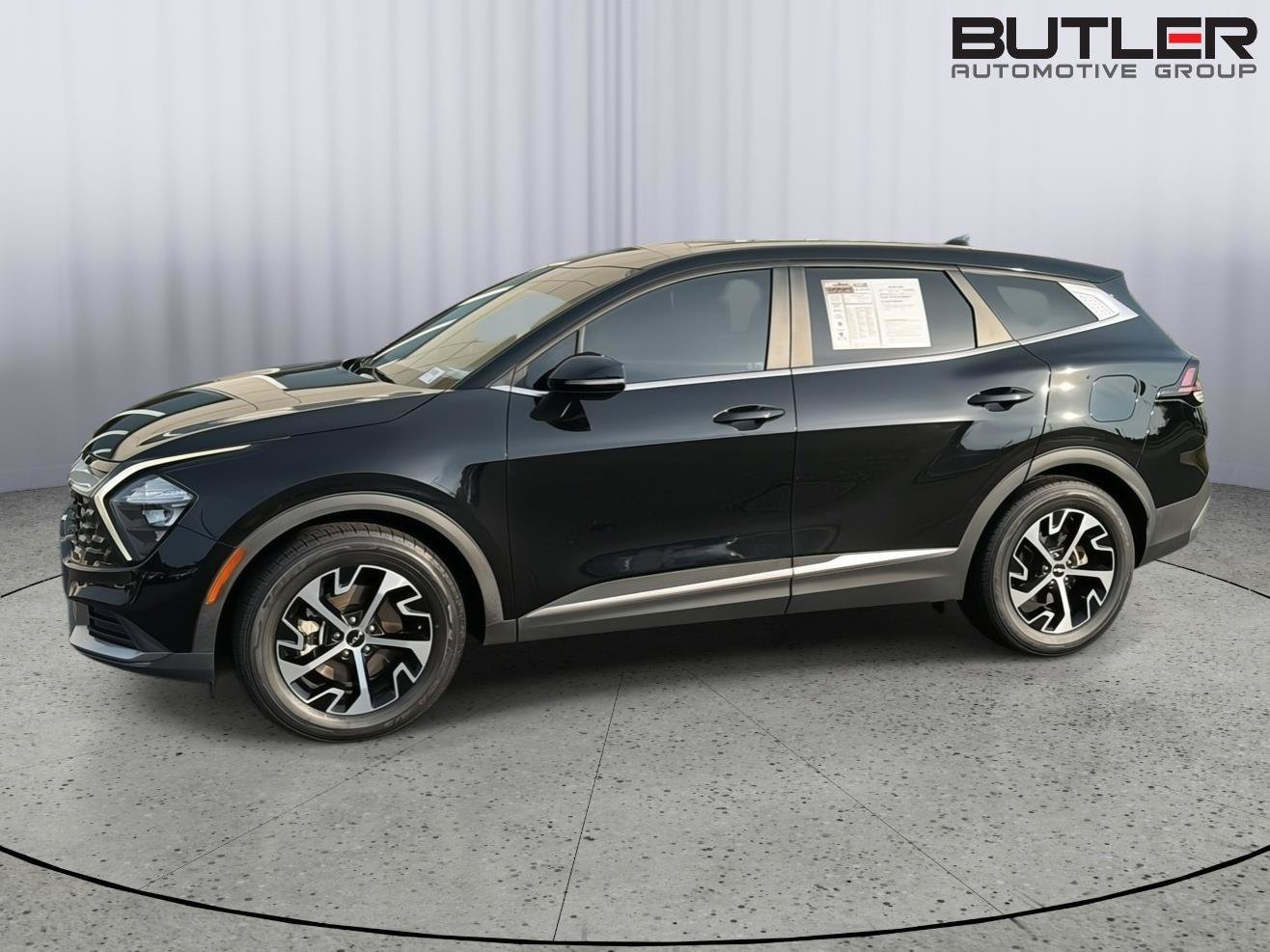 Used 2023 Kia Sportage EX FWD image 3
