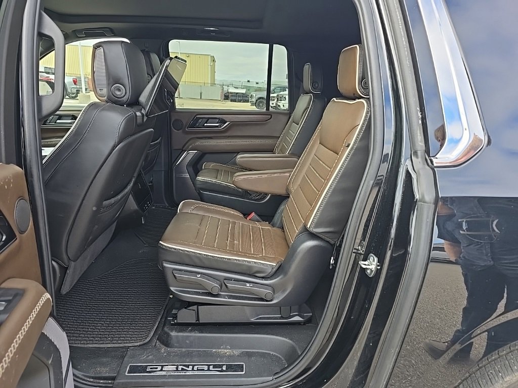 Used 2025 GMC Yukon XL Denali Ultimate image 13