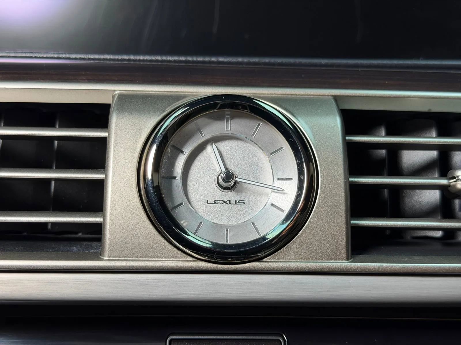 Used 2013 Lexus LS 460 AWD w/ Comfort Pkg image 35