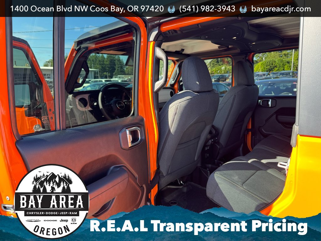 Used 2025 Jeep Gladiator Sport AWD/4WD image 14