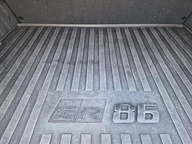 Used 2025 Toyota GR86 Premium w/ ALL Weather Mat Package (TMS) RWD image 6