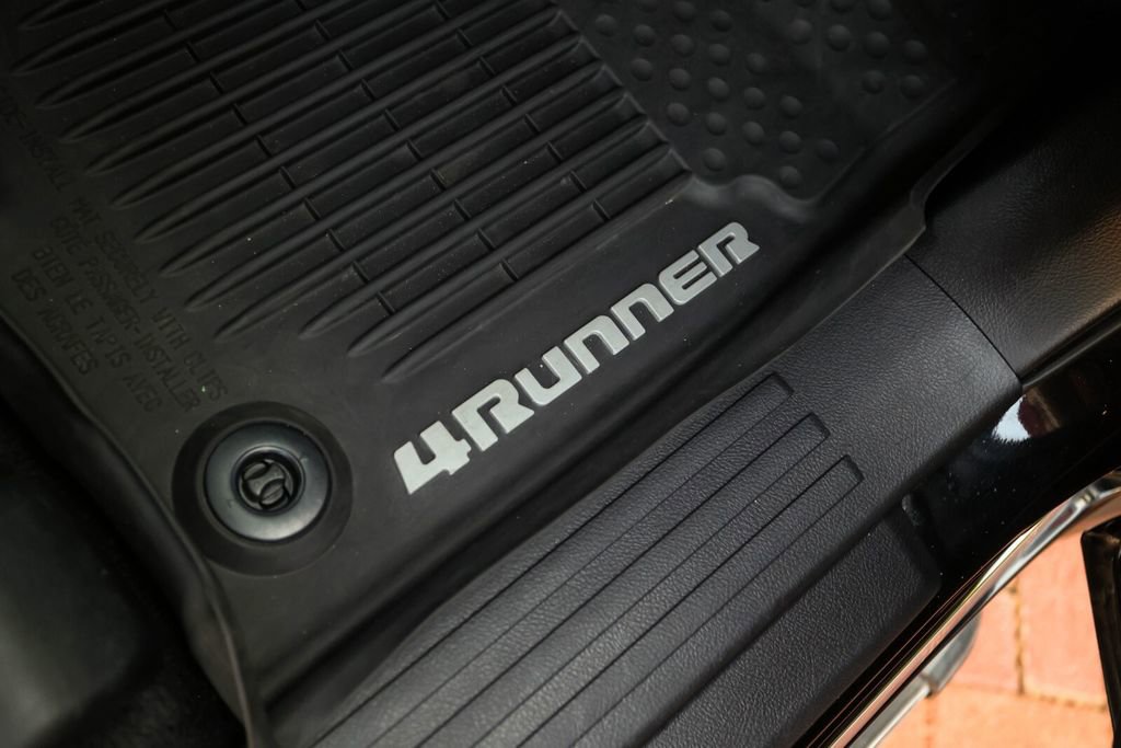 Used 2018 Toyota 4Runner Limited AWD/4WD image 50