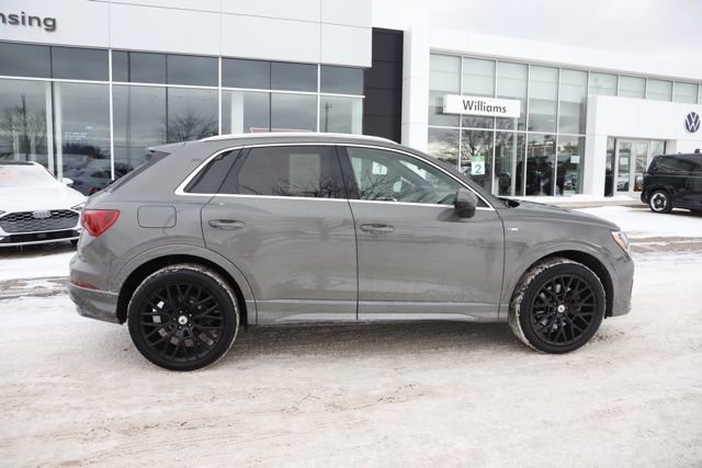 Used 2020 Audi Q3 2.0T Premium w/ Convenience Package image 2