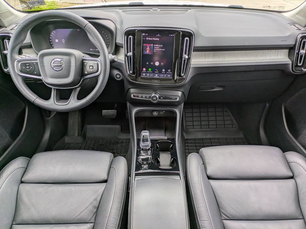 Certified 2023 Volvo XC40 B5 Plus w/ Driver Assist Package image 15
