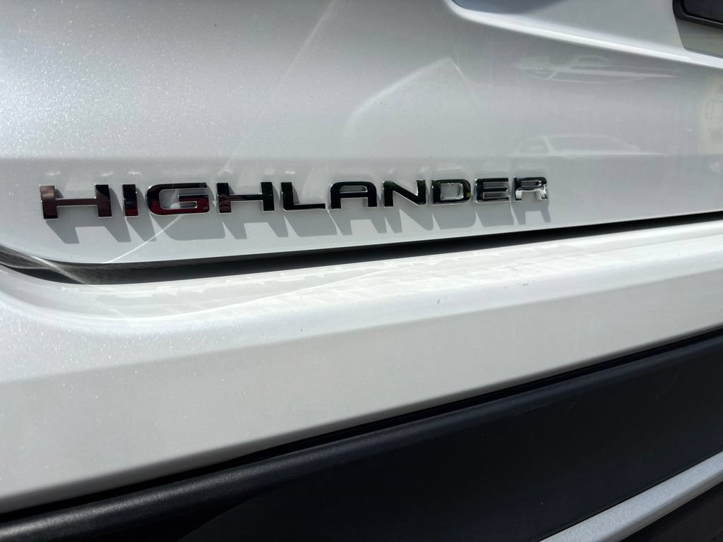 Used 2024 Toyota Highlander XSE AWD/4WD image 16