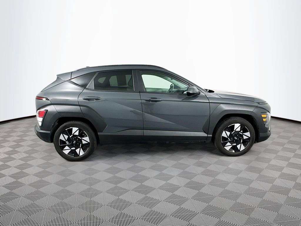 Used 2025 Hyundai Kona SEL image 4