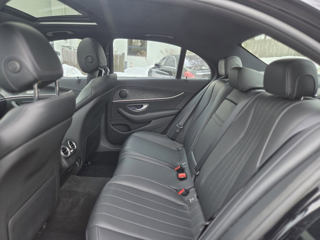 Used 2022 Mercedes-Benz E 350 4MATIC Sedan image 23