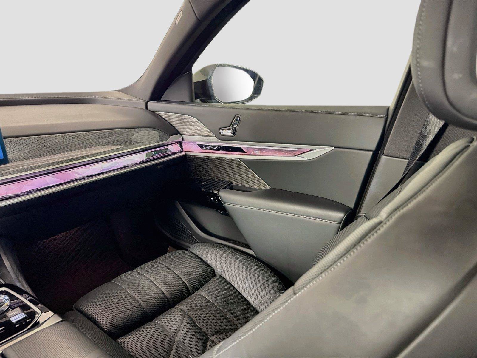 Used 2023 BMW 740i RWD image 24
