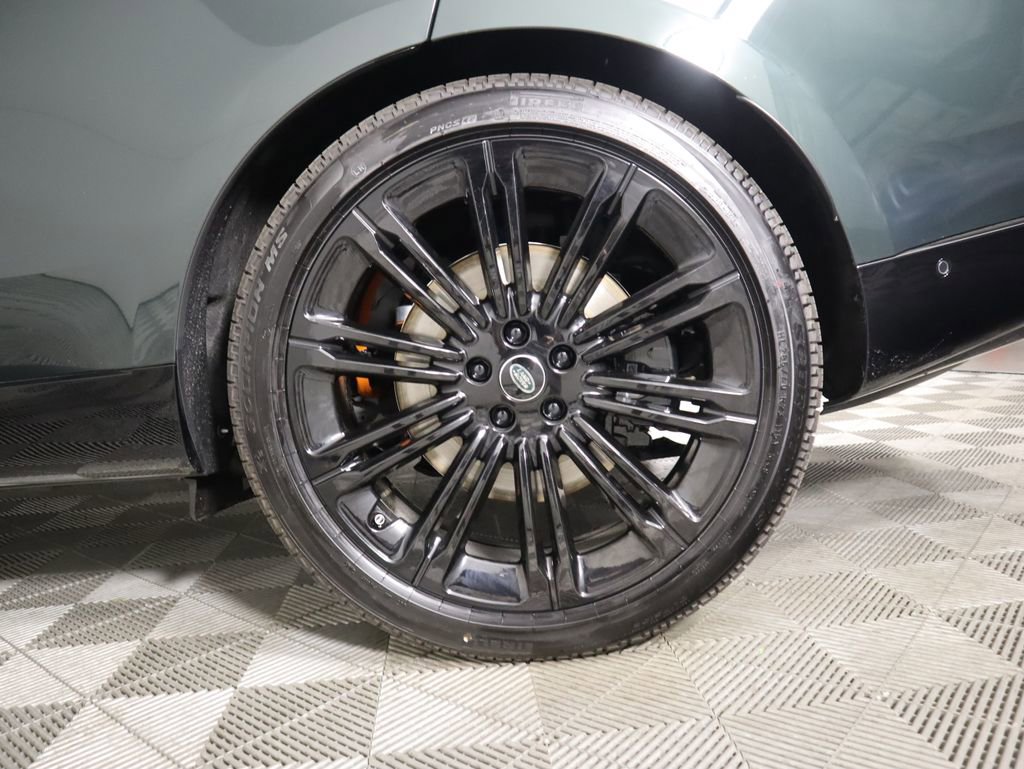 New 2025 Land Rover Range Rover Long Wheelbase SE image 31