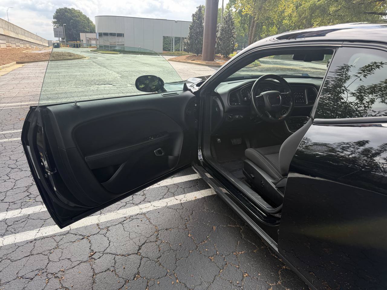 Used 2018 Dodge Challenger SXT RWD image 9