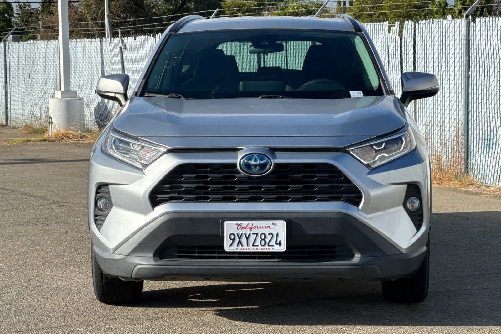 Used 2021 Toyota RAV4 XLE AWD/4WD image 8