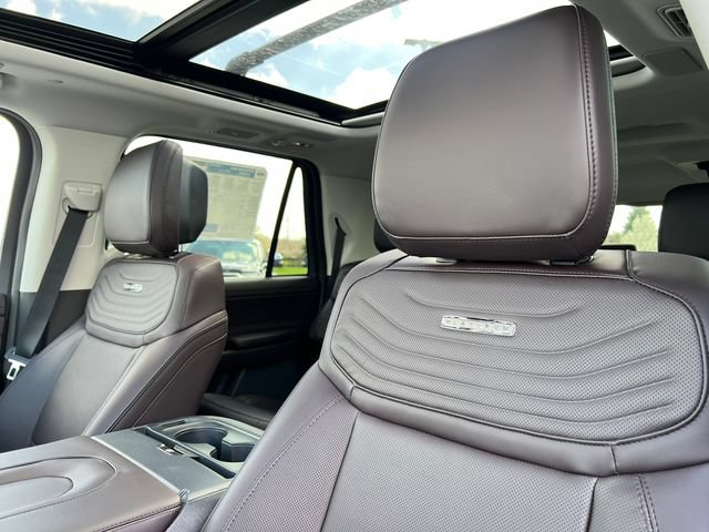New 2026 Ford Expedition Max Platinum w/ Platinum Ultimate Package AWD/4WD image 17