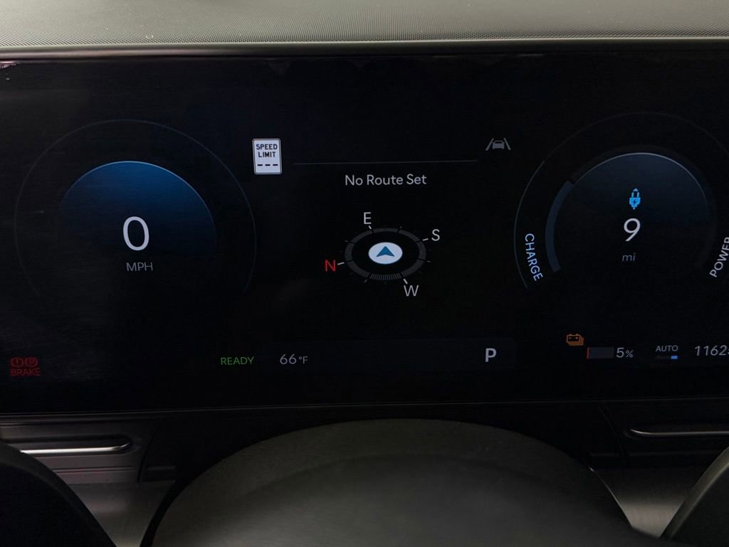 Used 2025 Hyundai Kona Limited FWD image 13