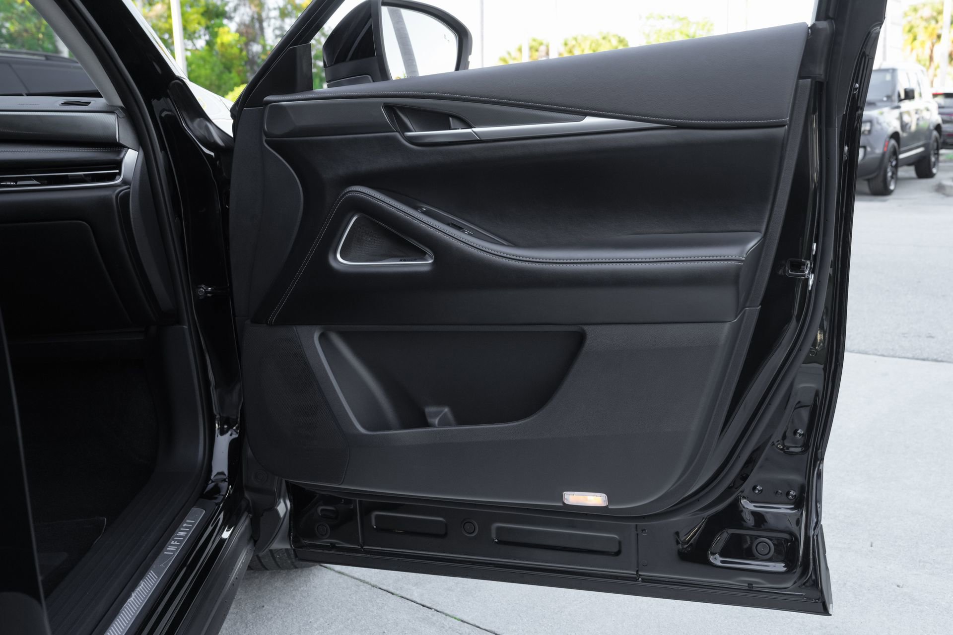 Used 2026 INFINITI QX60 Luxe w/ Cargo Package image 35