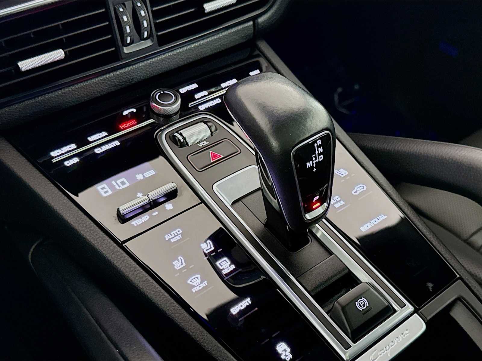 Used 2022 Porsche Cayenne image 18