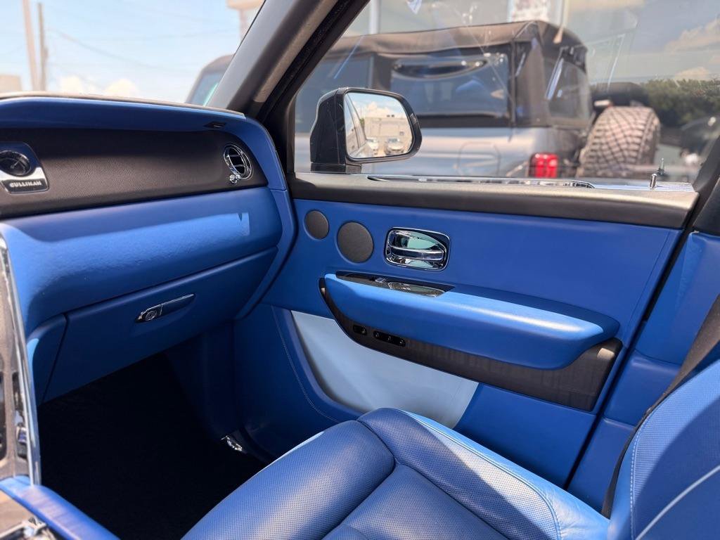 Used 2022 Rolls-Royce Cullinan AWD/4WD image 26