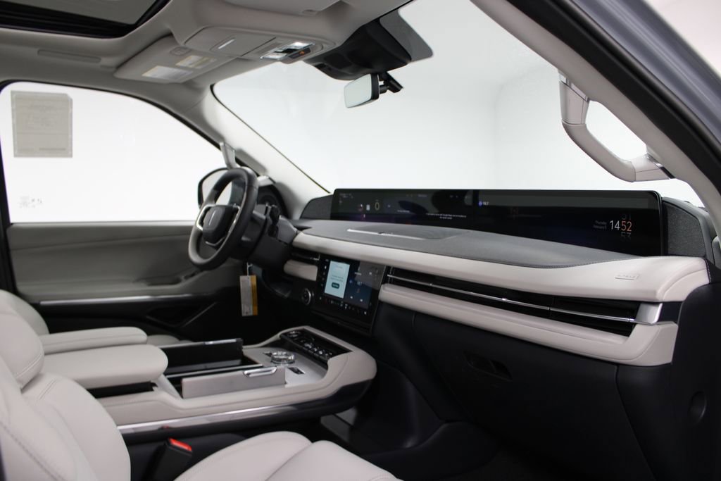 New 2026 Lincoln Navigator Reserve image 31