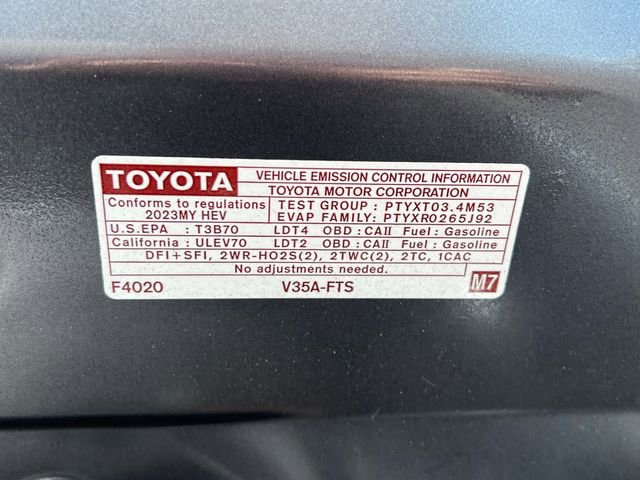 Used 2023 Toyota Sequoia Capstone AWD/4WD image 10