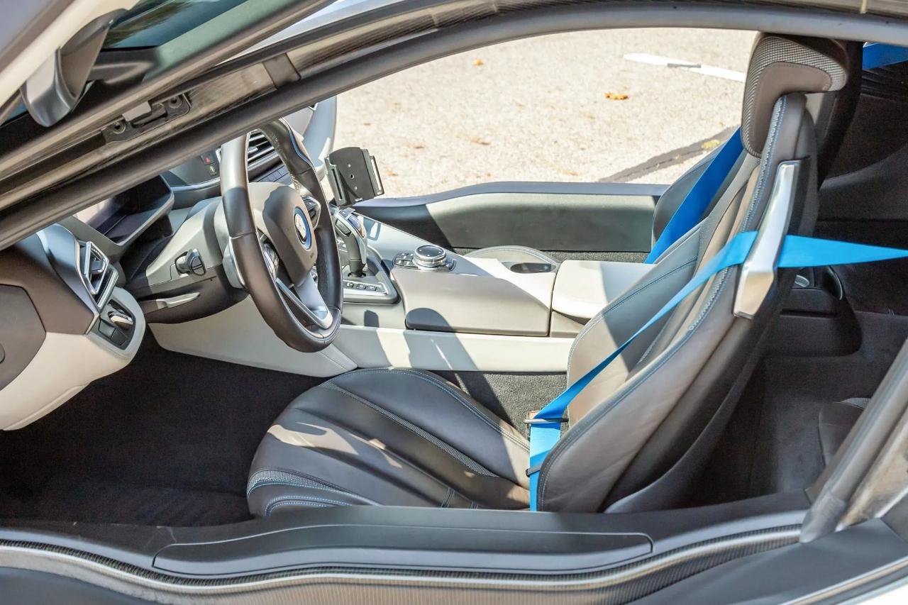 Used 2014 BMW i8 AWD/4WD image 18