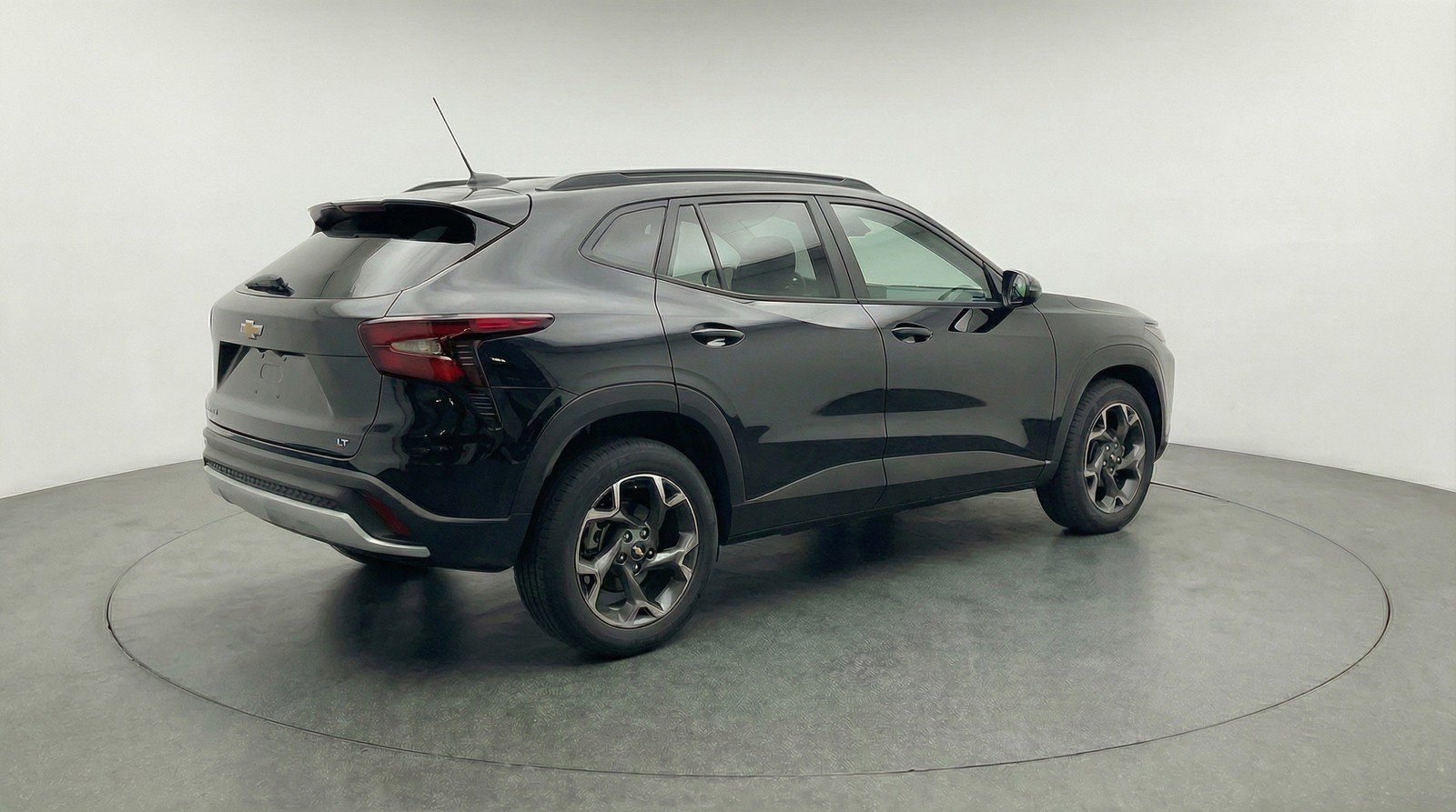 Used 2025 Chevrolet Trax LT w/ LT Convenience Package FWD image 9