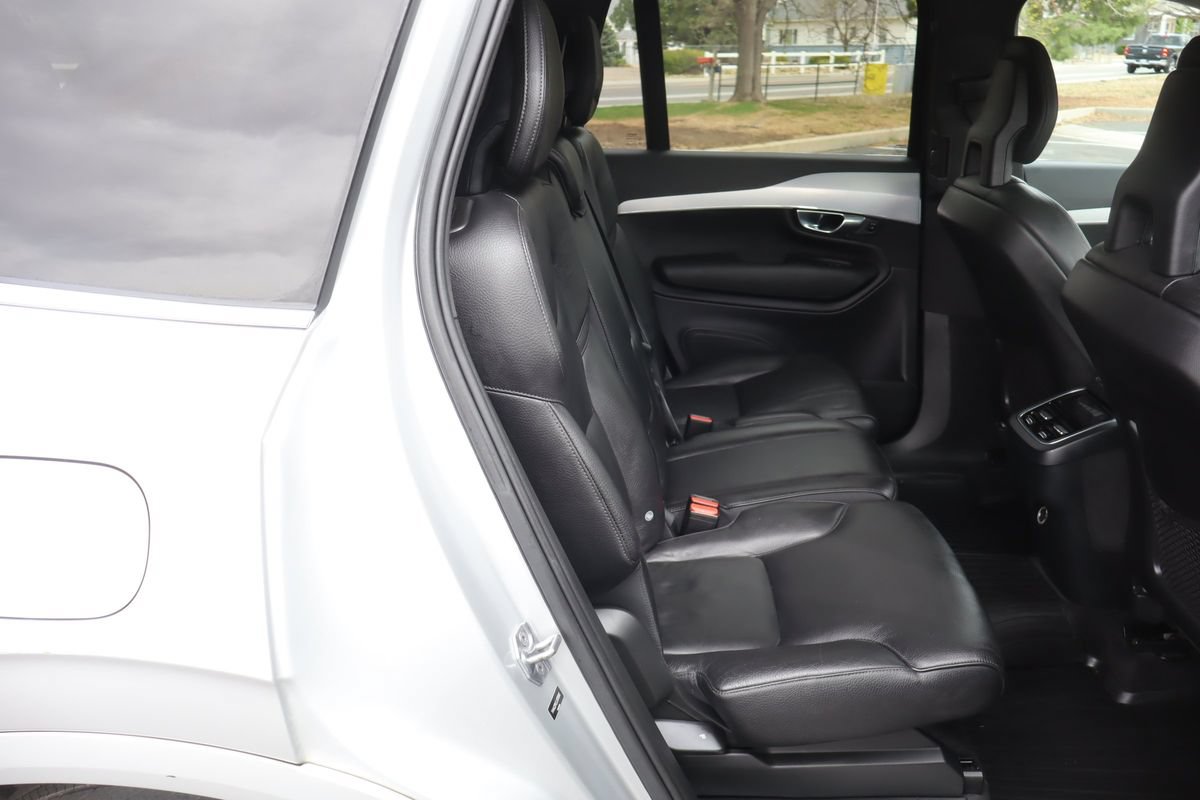 Used 2018 Volvo XC90 T6 Momentum w/ Convenience Package AWD/4WD image 23