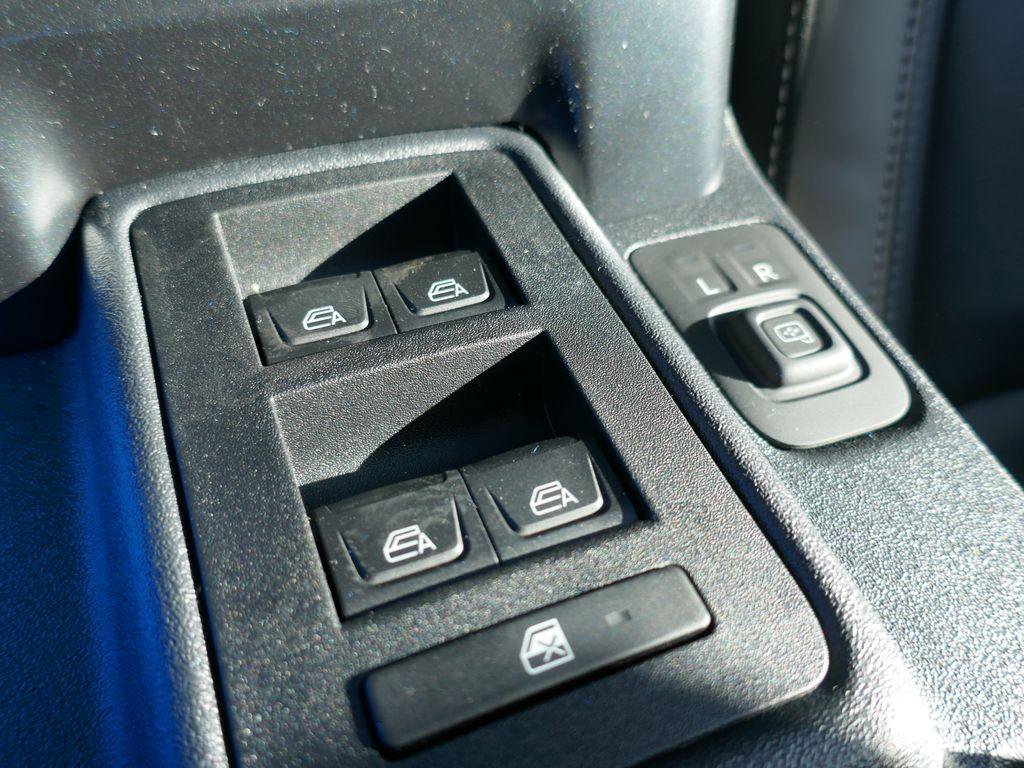 New 2026 Ford Bronco Outer Banks w/ Black Appearance Package image 23