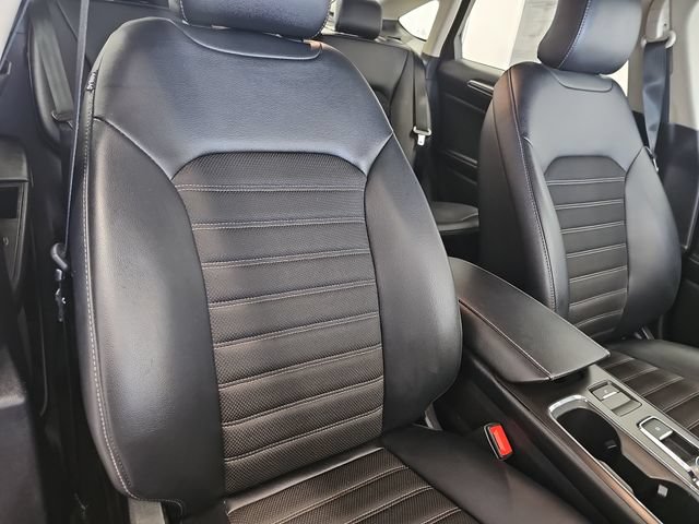 Used 2017 Ford Fusion SE w/ Equipment Group 201A FWD image 29