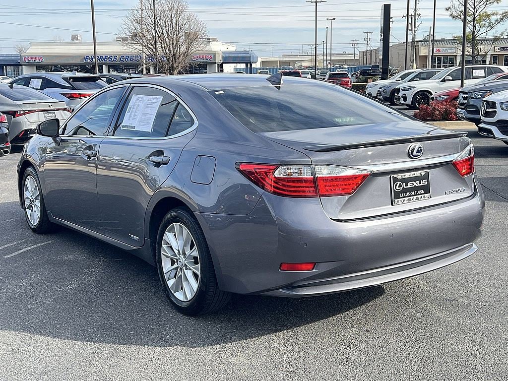 Used 2015 Lexus ES 300h image 5