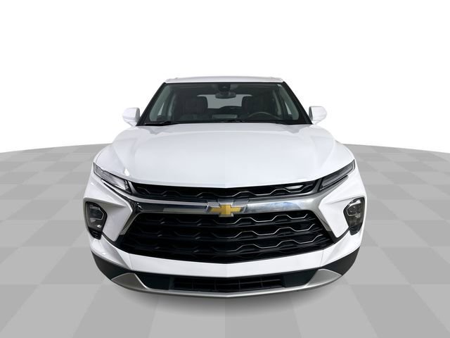 Used 2025 Chevrolet Blazer LT FWD image 3