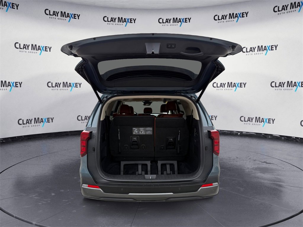 Used 2025 Kia Carnival SX w/ SX Dark Edition Package image 16