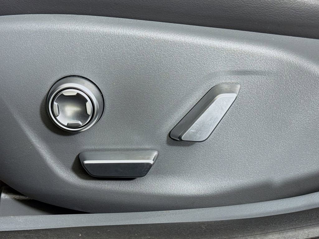 Used 2024 Lucid Air Touring AWD/4WD image 14