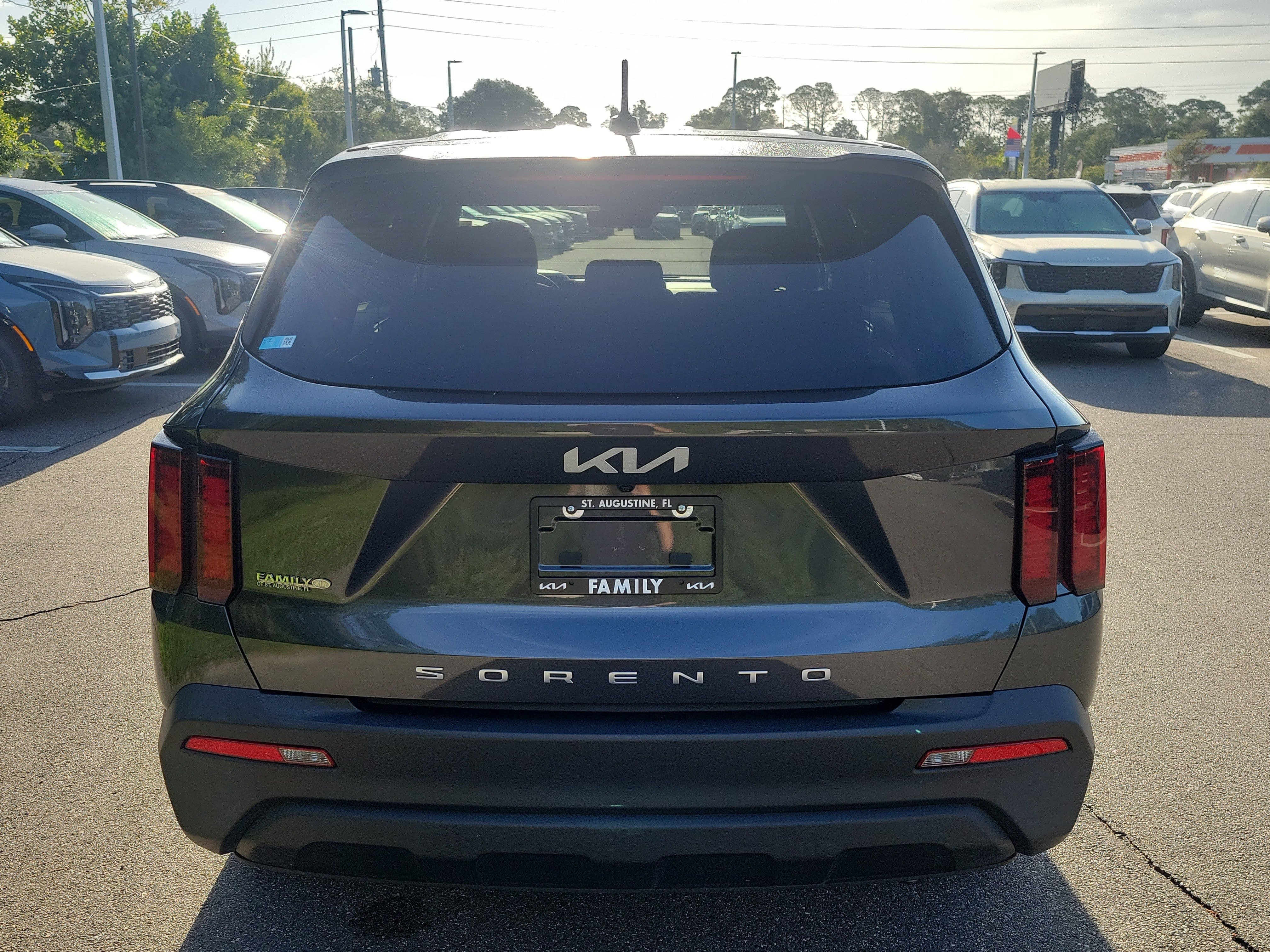 Certified 2022 Kia Sorento LX FWD image 5