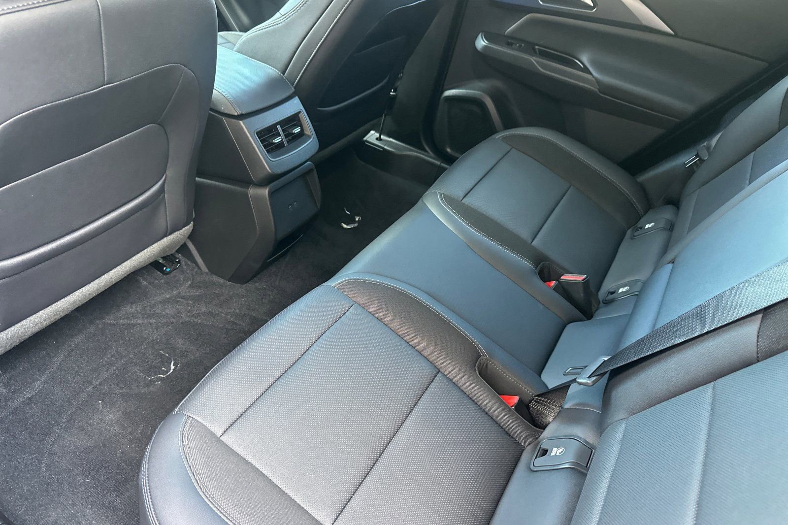 Used 2025 Chevrolet Equinox EV LT w/ Convenience Package image 14