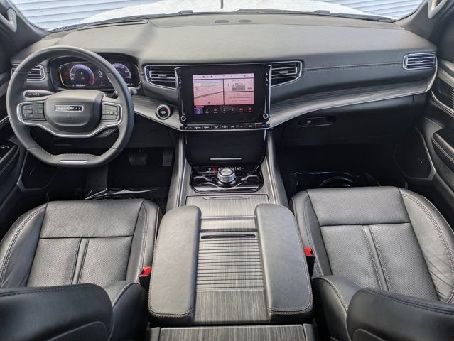 Used 2024 Jeep Wagoneer Series III AWD/4WD image 17