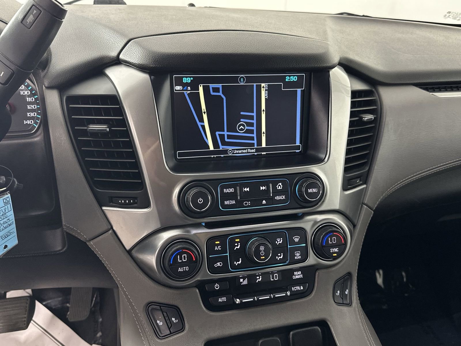 Used 2020 Chevrolet Suburban LT RWD image 21