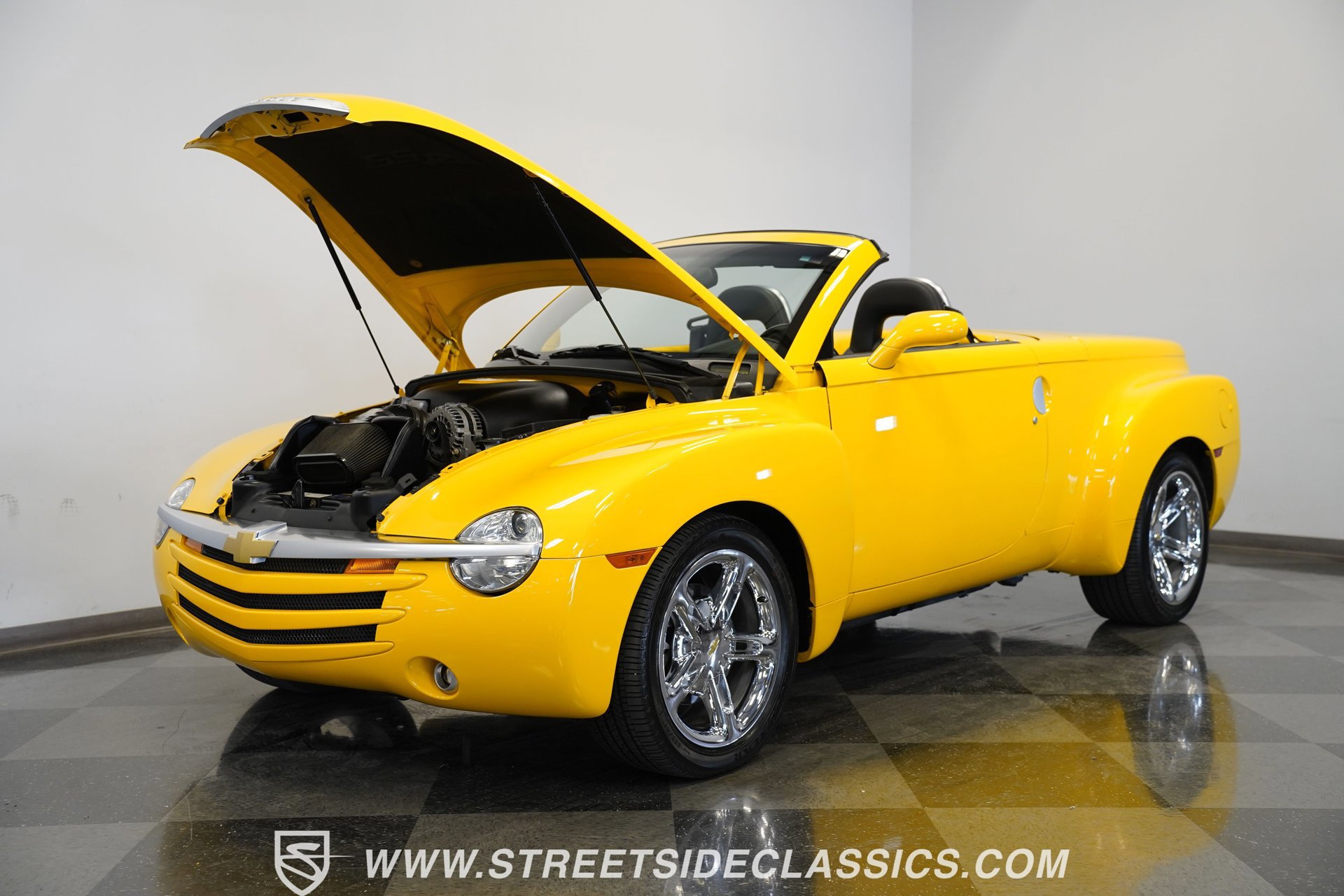 Used 2005 Chevrolet SSR w/ Preferred Equipment Group image 35