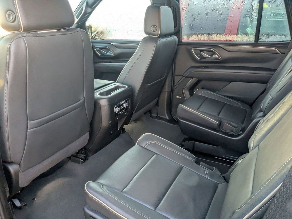 Used 2024 GMC Yukon SLT AWD/4WD image 30