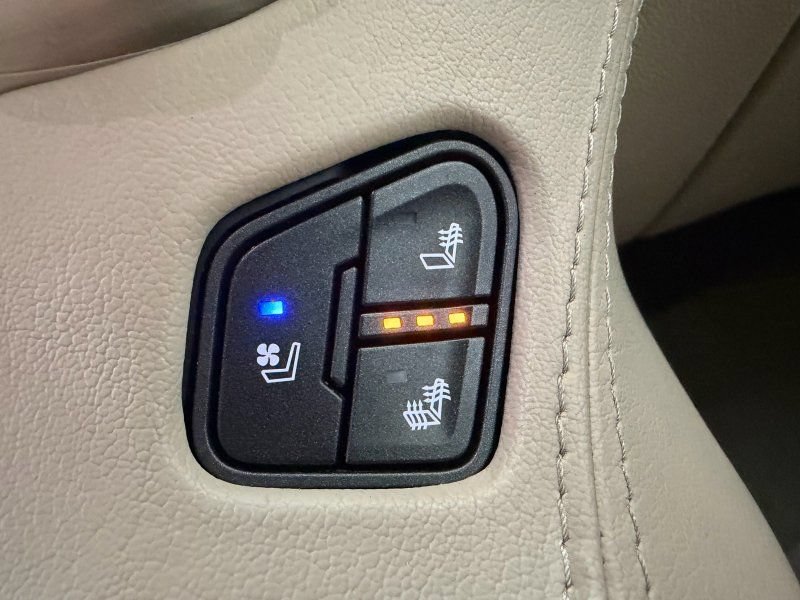 Used 2019 GMC Yukon Denali AWD/4WD image 29