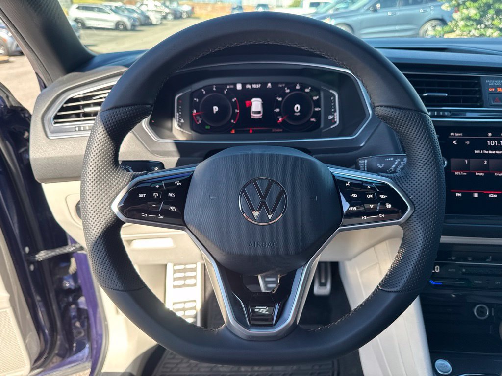 Used 2022 Volkswagen Tiguan SEL R-Line AWD/4WD image 14