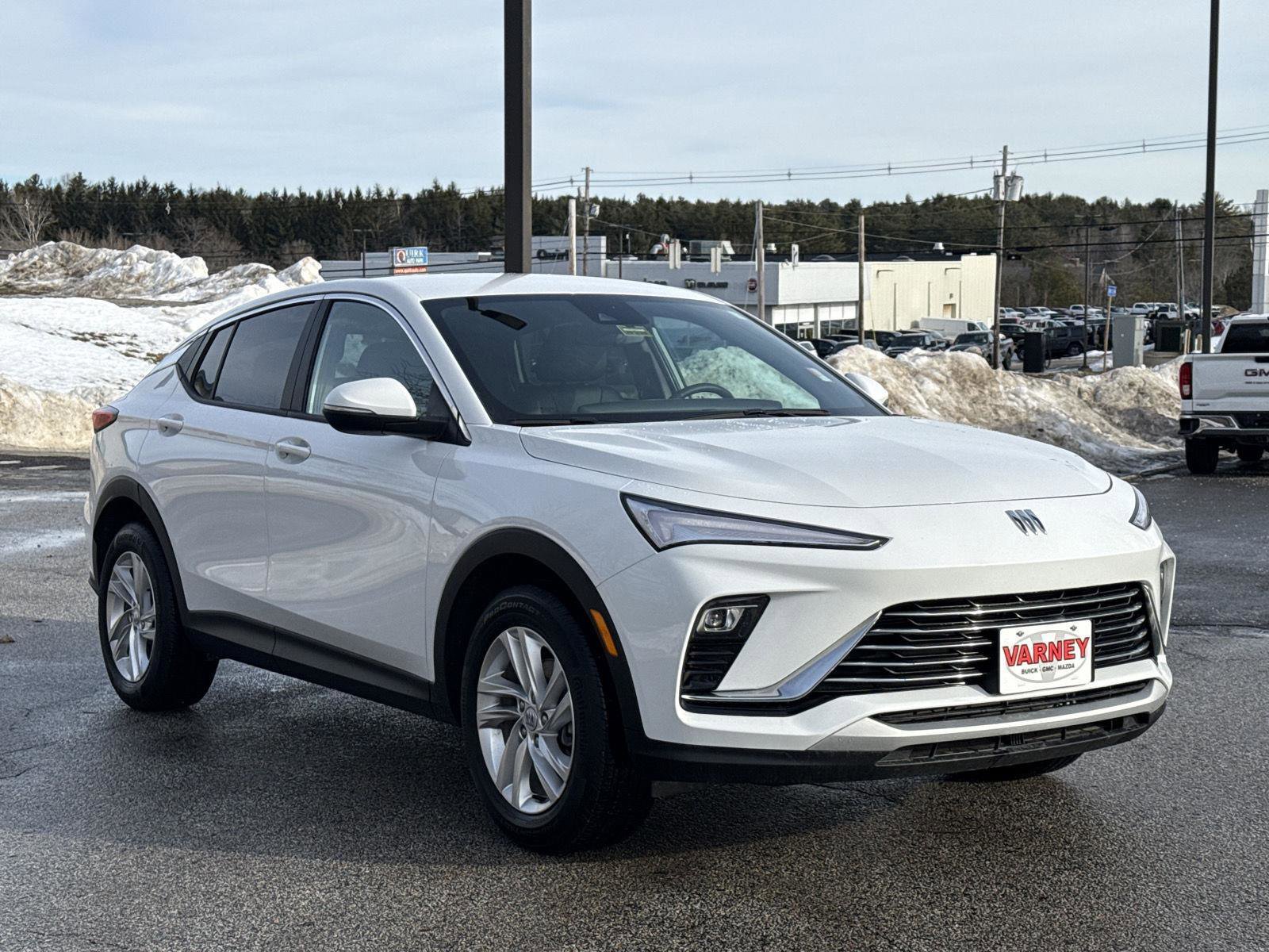 Used 2024 Buick Envista Preferred w/ Convenience I Package image 3