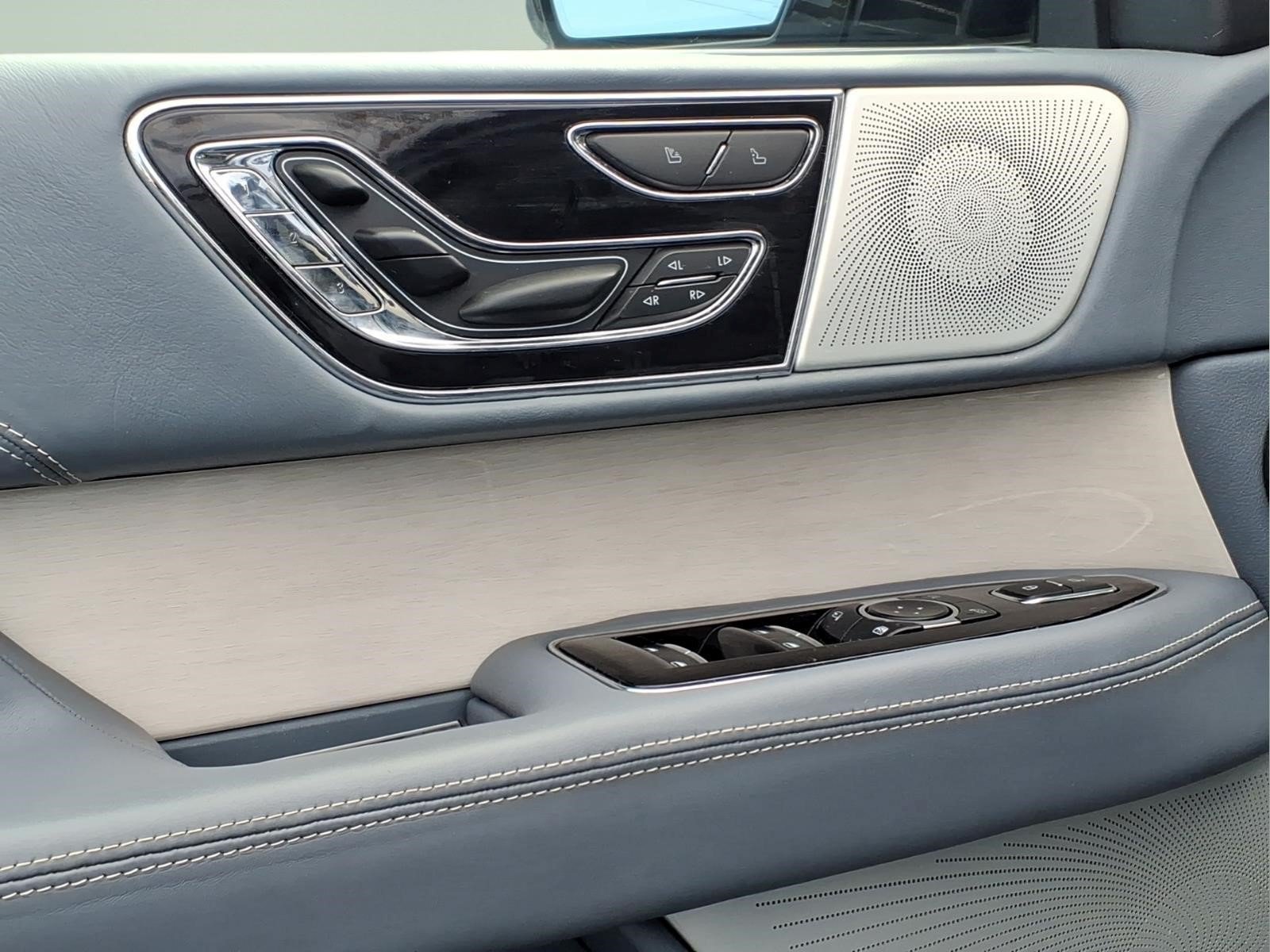 Certified 2023 Lincoln Navigator Black Label AWD/4WD image 13