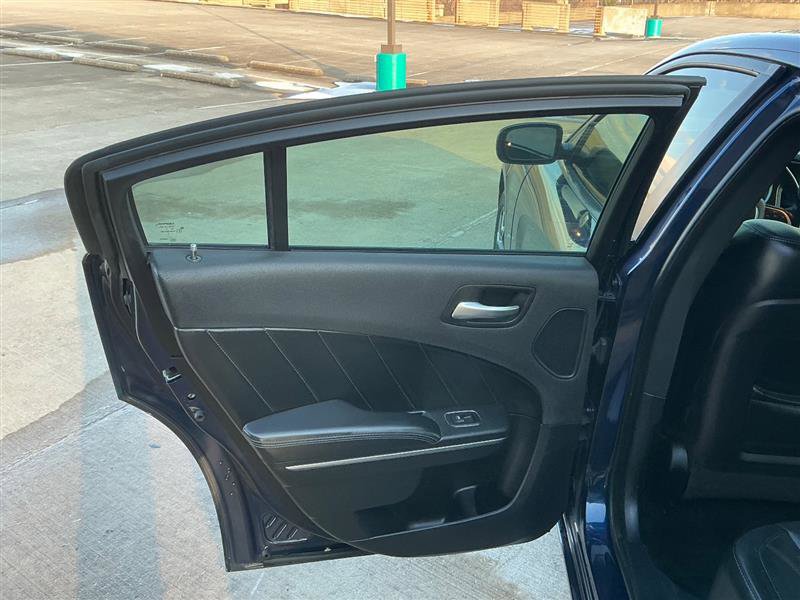 Used 2016 Dodge Charger SXT w/ AWD Premium Group image 32