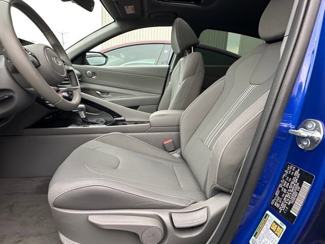 Used 2025 Hyundai Elantra SEL image 7